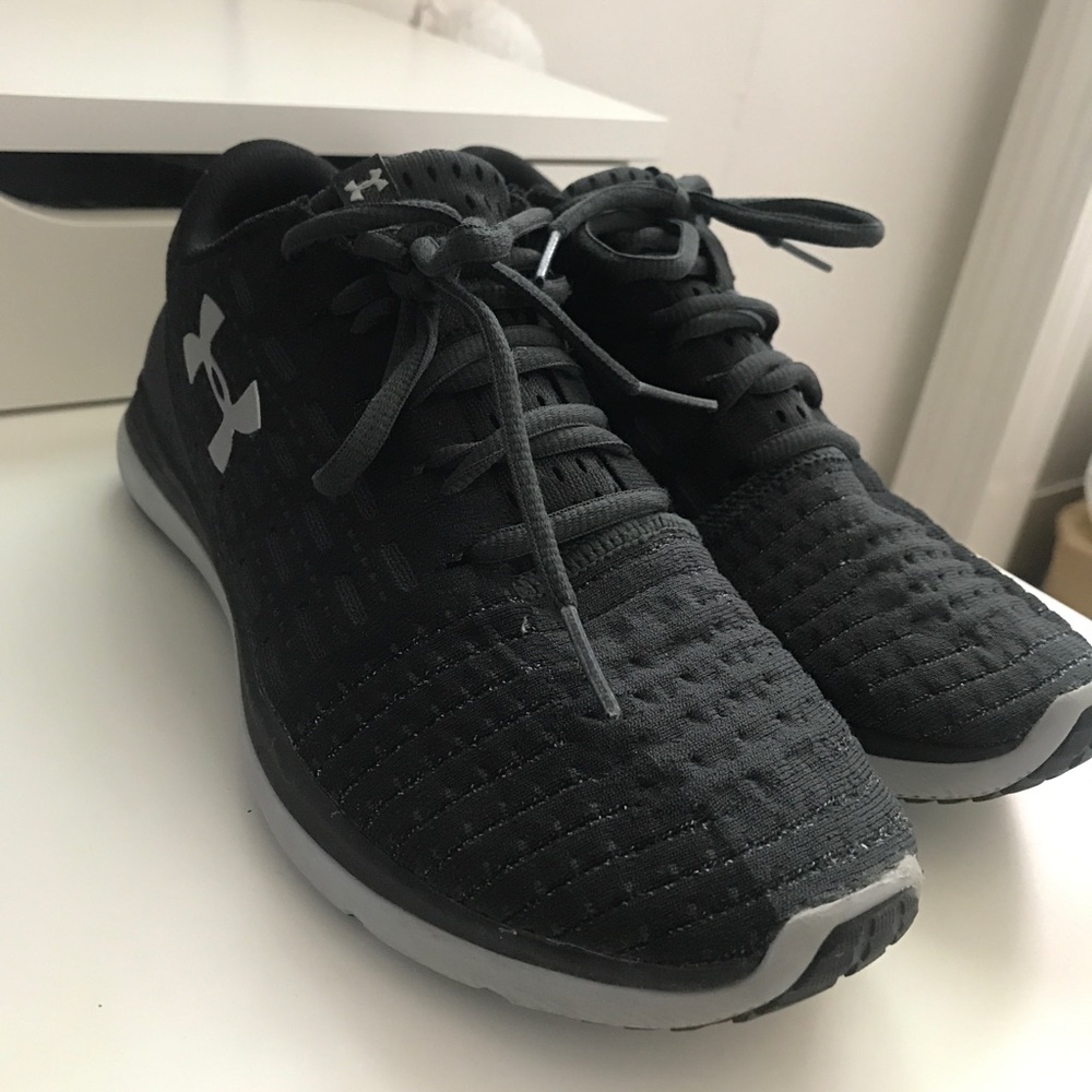 UA THREADBORNE SLINGFLEX SIZE 7 OBO